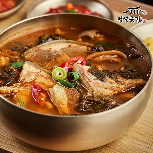 건강한 명절선물을 위한 정성곳간 강순의 푸짐한 염소탕 700g 8팩 지금 확인하세요