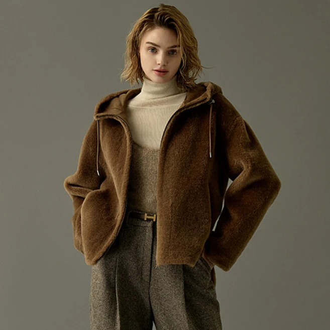요즘 유행 ​지금 바로  리오벨 24 FW 호주산 양모 100% faux 무스탕 하프 코트 선택하세요